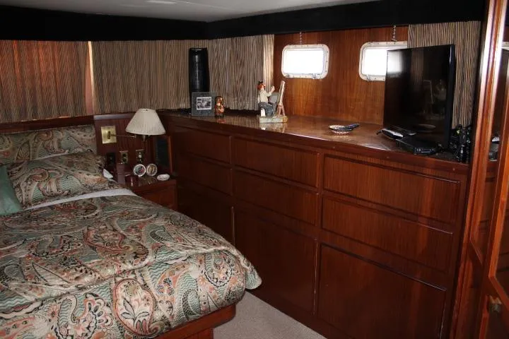 Slide: The Image of Hatteras 58 Motor Yacht 1985 - 20