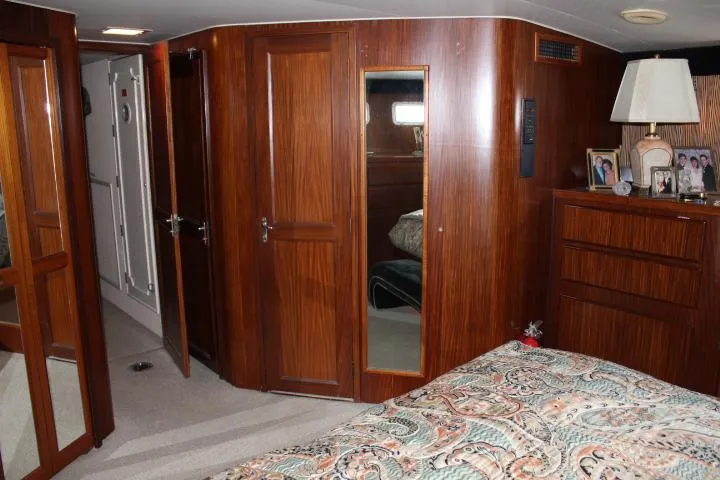 Slide: The Image of Hatteras 58 Motor Yacht 1985 - 21