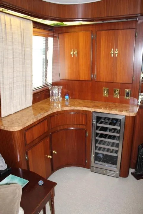 Slide: The Image of Hatteras 58 Motor Yacht 1985 - 23