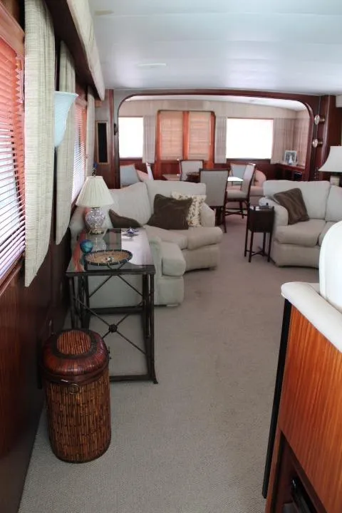 Slide: The Image of Hatteras 58 Motor Yacht 1985 - 24