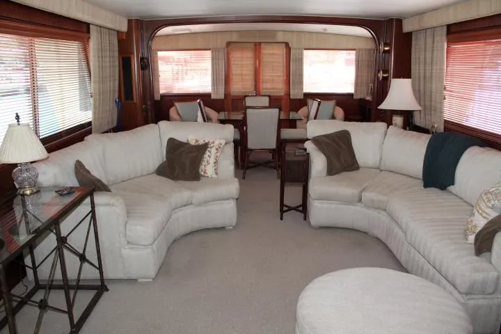Slide: The Image of Hatteras 58 Motor Yacht 1985 - 8
