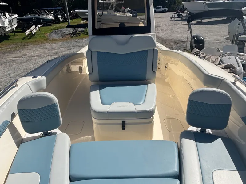 Slide: The Image of Scout 260 LXF 2024 - 14