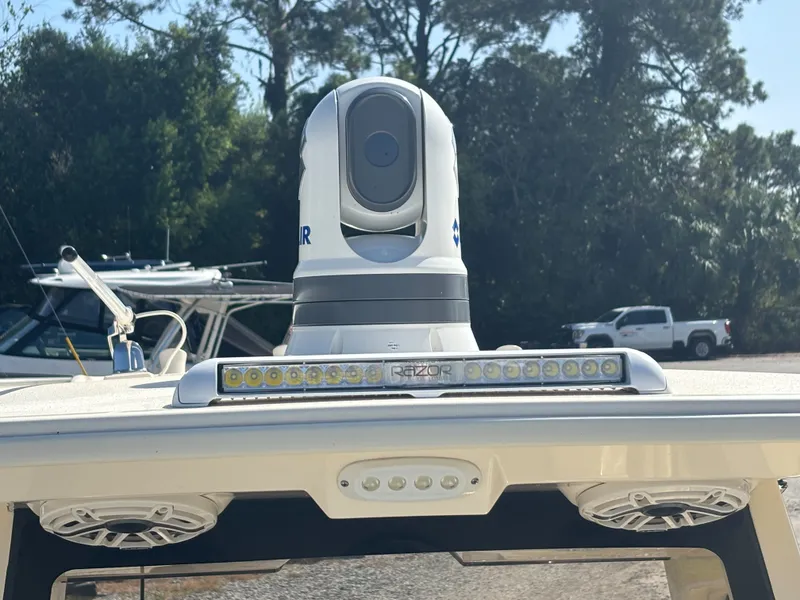 Slide: The Image of Scout 260 LXF 2024 - 16