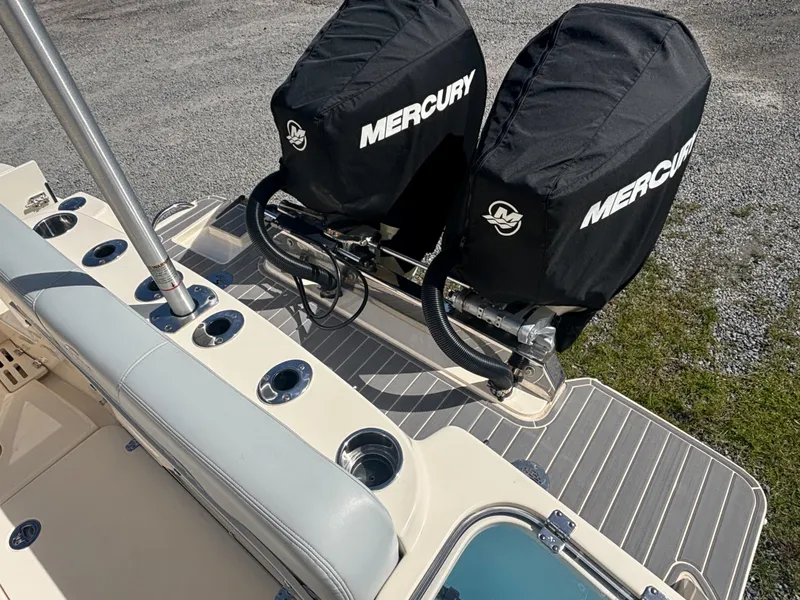 Slide: The Image of Scout 260 LXF 2024 - 38