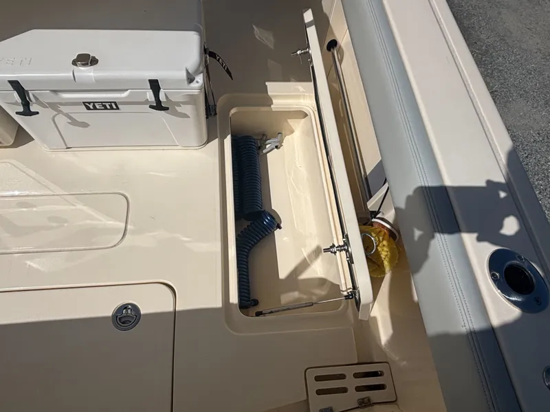 Slide: The Image of Scout 260 LXF 2024 - 40