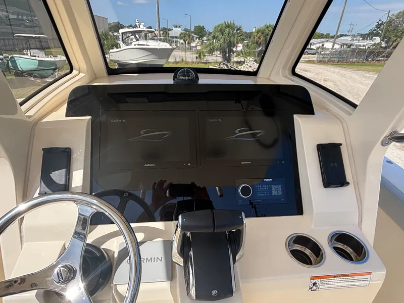 Slide: The Image of Scout 260 LXF 2024 - 46