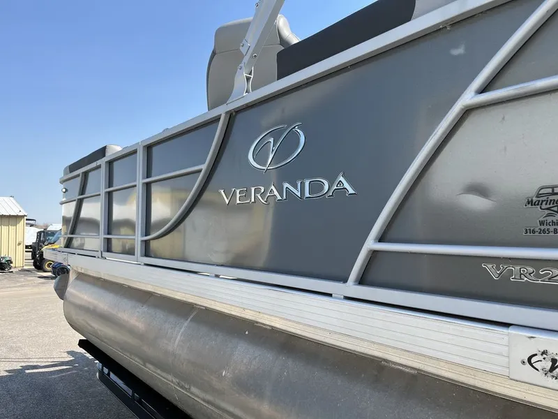 Slide: The Image of Veranda VR20RC Bi-Toon 2023 - 8