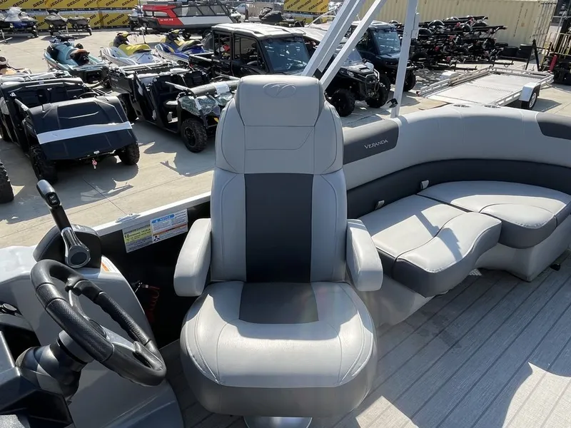 Slide: The Image of Veranda VR20RC Bi-Toon 2023 - 21
