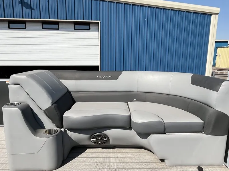 Slide: The Image of Veranda VR20RC Bi-Toon 2023 - 11