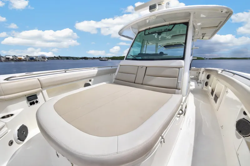 Slide: The Image of Boston Whaler 380 OUTRAGE 2018 - 31