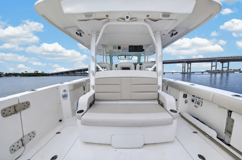 Slide: The Image of Boston Whaler 380 OUTRAGE 2018 - 42