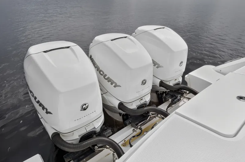 Slide: The Image of Boston Whaler 380 OUTRAGE 2018 - 50