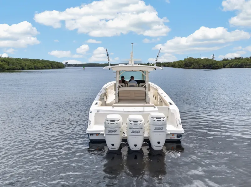 Slide: The Image of Boston Whaler 380 OUTRAGE 2018 - 4