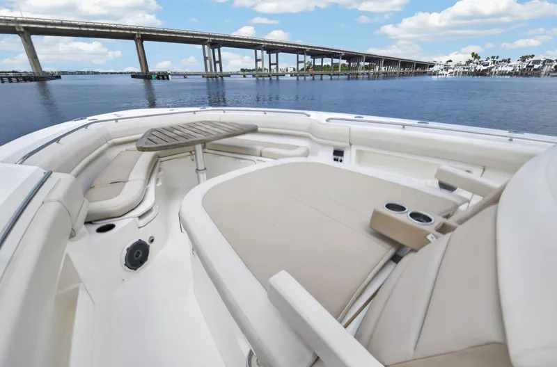 Slide: The Image of Boston Whaler 380 OUTRAGE 2018 - 34