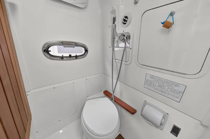 Slide: The Image of Boston Whaler 380 OUTRAGE 2018 - 21