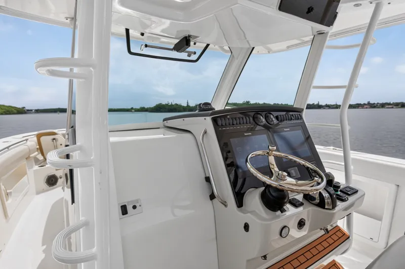 Slide: The Image of Boston Whaler 380 OUTRAGE 2018 - 57