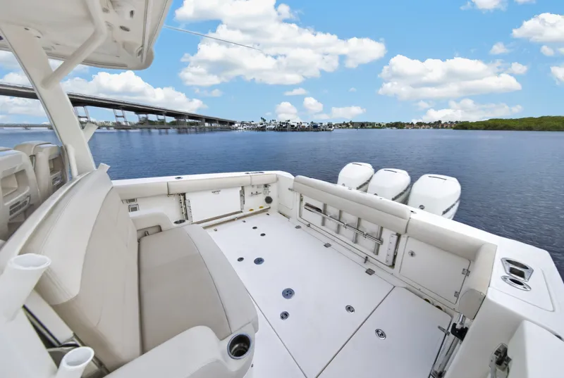 Slide: The Image of Boston Whaler 380 OUTRAGE 2018 - 38