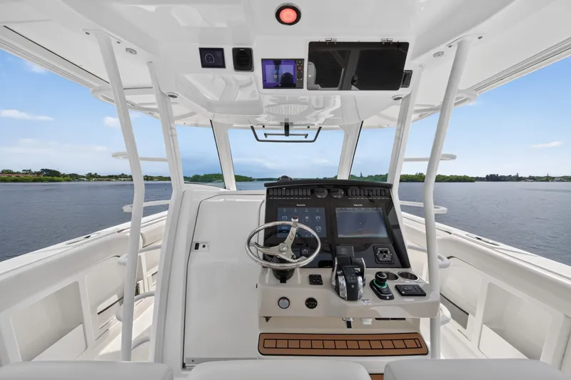 Slide: The Image of Boston Whaler 380 OUTRAGE 2018 - 62