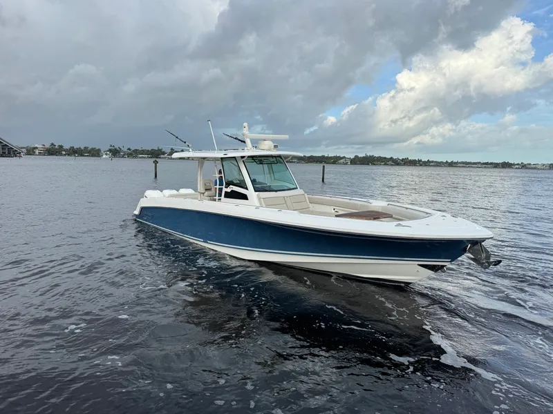 The Image of Boston Whaler 380 OUTRAGE 2018 - 0