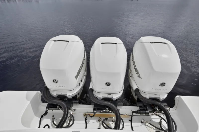 Slide: The Image of Boston Whaler 380 OUTRAGE 2018 - 48