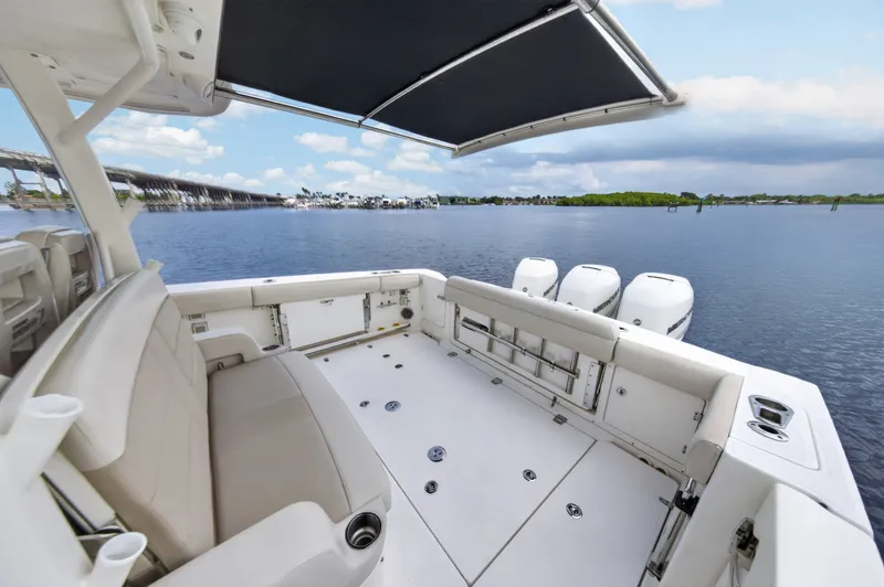 Slide: The Image of Boston Whaler 380 OUTRAGE 2018 - 37