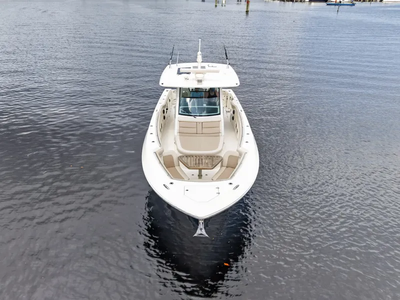 Slide: The Image of Boston Whaler 380 OUTRAGE 2018 - 10