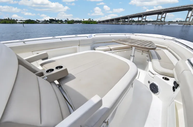 Slide: The Image of Boston Whaler 380 OUTRAGE 2018 - 35