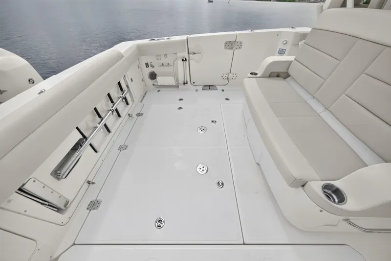 Slide: The Image of Boston Whaler 380 OUTRAGE 2018 - 46