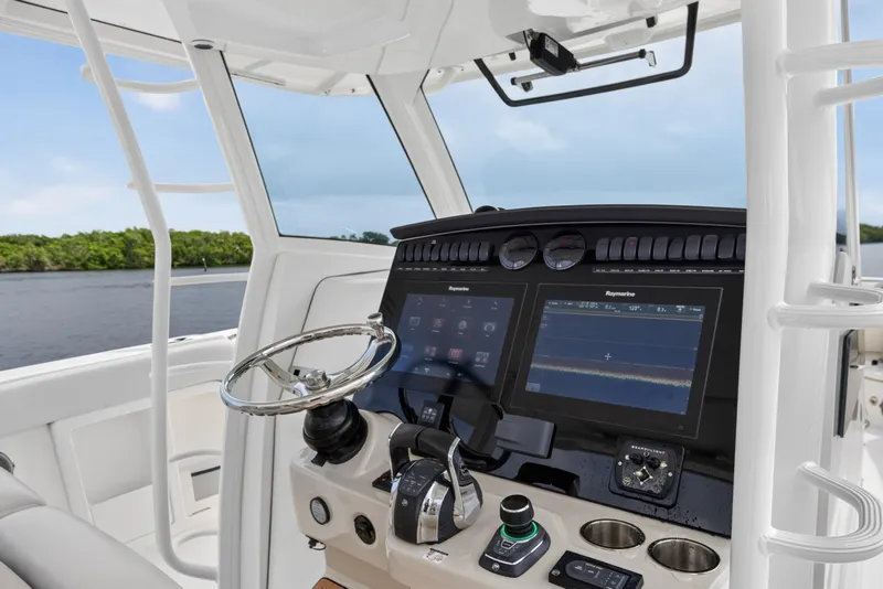 Slide: The Image of Boston Whaler 380 OUTRAGE 2018 - 58