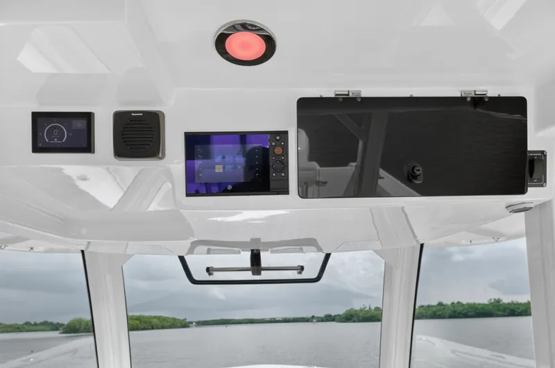 Slide: The Image of Boston Whaler 380 OUTRAGE 2018 - 63
