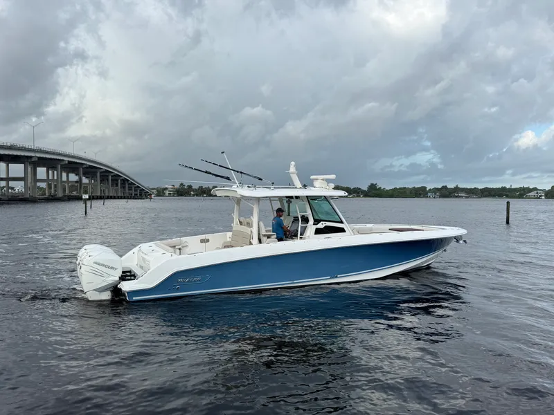 Slide: The Image of Boston Whaler 380 OUTRAGE 2018 - 5