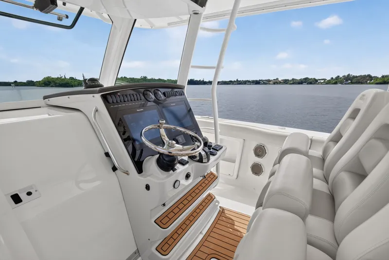 Slide: The Image of Boston Whaler 380 OUTRAGE 2018 - 55