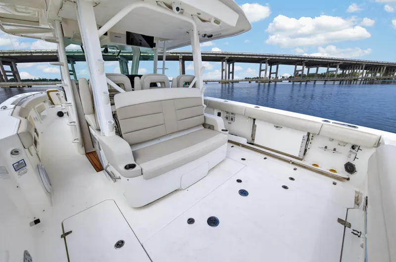 Slide: The Image of Boston Whaler 380 OUTRAGE 2018 - 44