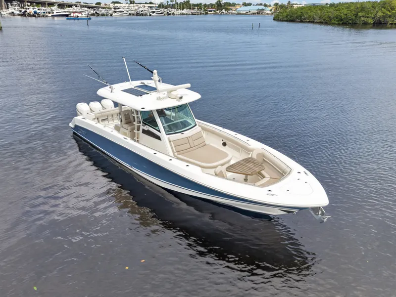 Slide: The Image of Boston Whaler 380 OUTRAGE 2018 - 9