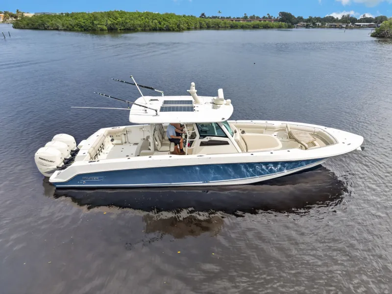 Slide: The Image of Boston Whaler 380 OUTRAGE 2018 - 8