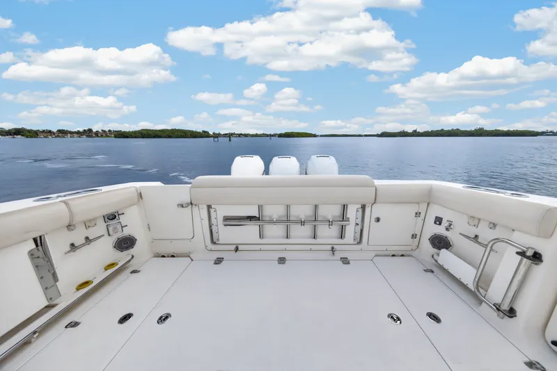 Slide: The Image of Boston Whaler 380 OUTRAGE 2018 - 39