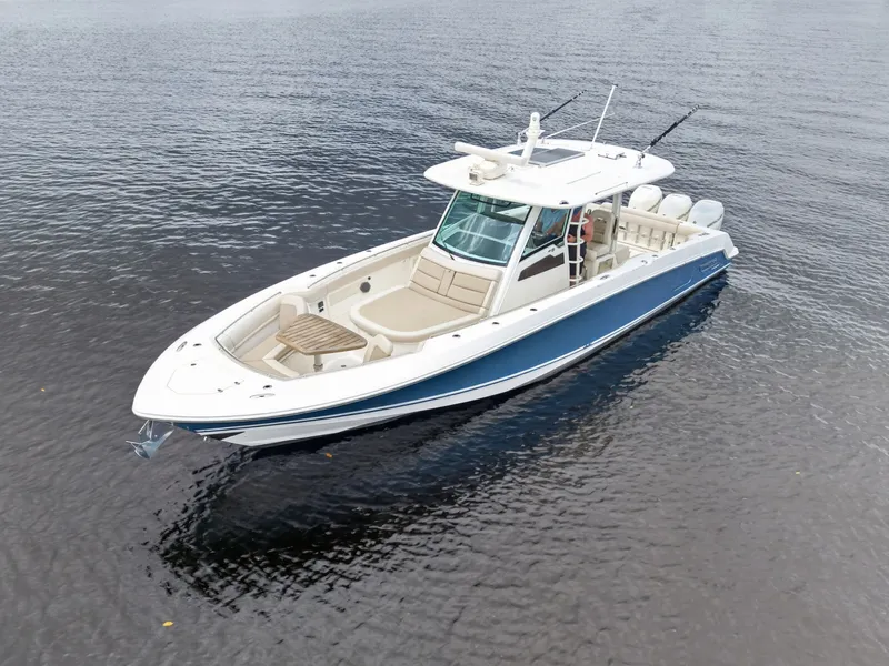 Slide: The Image of Boston Whaler 380 OUTRAGE 2018 - 11