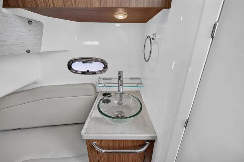 Slide: The Image of Boston Whaler 380 OUTRAGE 2018 - 22