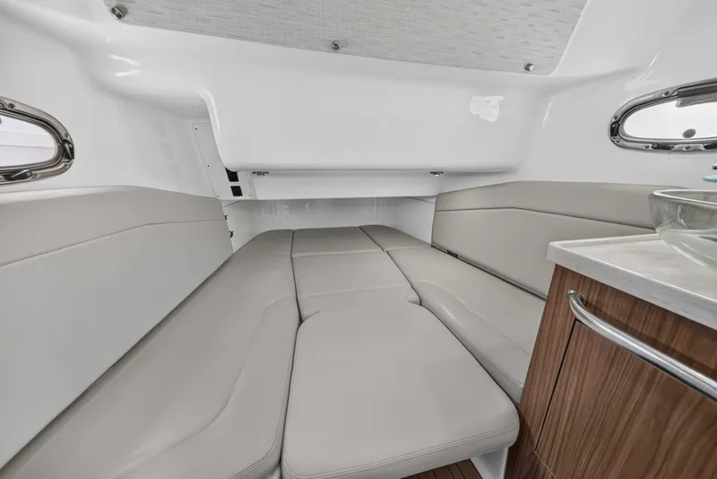 Slide: The Image of Boston Whaler 380 OUTRAGE 2018 - 27