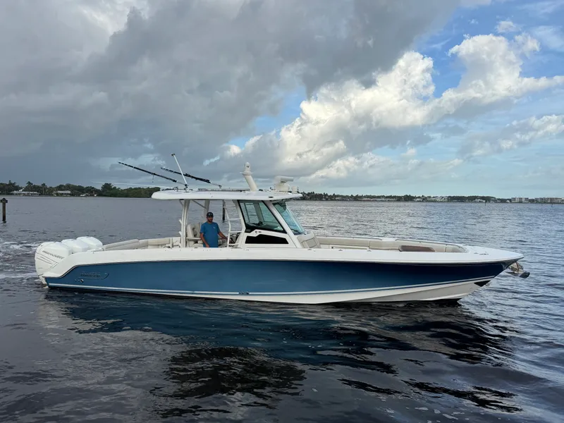 Slide: The Image of Boston Whaler 380 OUTRAGE 2018 - 2