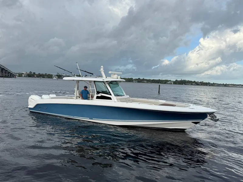 Slide: The Image of Boston Whaler 380 OUTRAGE 2018 - 3