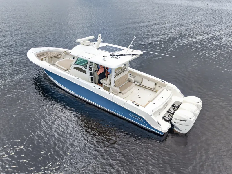 Slide: The Image of Boston Whaler 380 OUTRAGE 2018 - 13