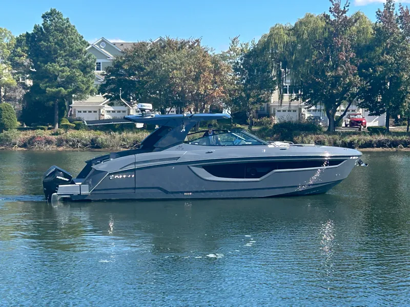 The Image of Cruisers 38 GLS OB 2024 - 8
