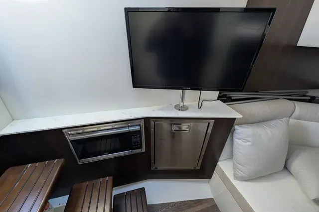 Slide: The Image of Cruisers 38 GLS OB 2024 - 11
