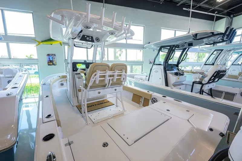 Slide: The Image of Sportsman Masters 247OE Bay Boat 2026 - 25