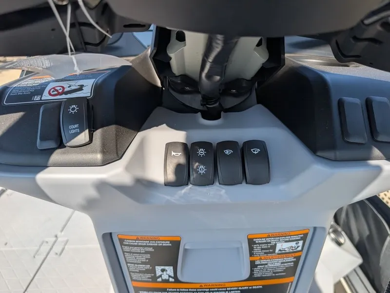 Slide: The Image of Sea-Doo Switch Sport™ Compact - 170 hp Galvanized 2026 - 10