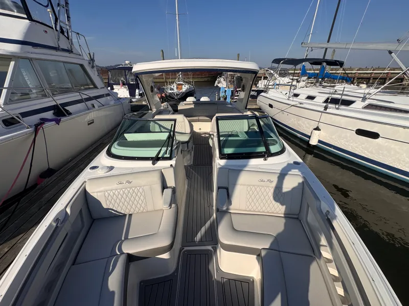 Slide: The Image of Sea Ray 310 SLX OB 2020 - 25