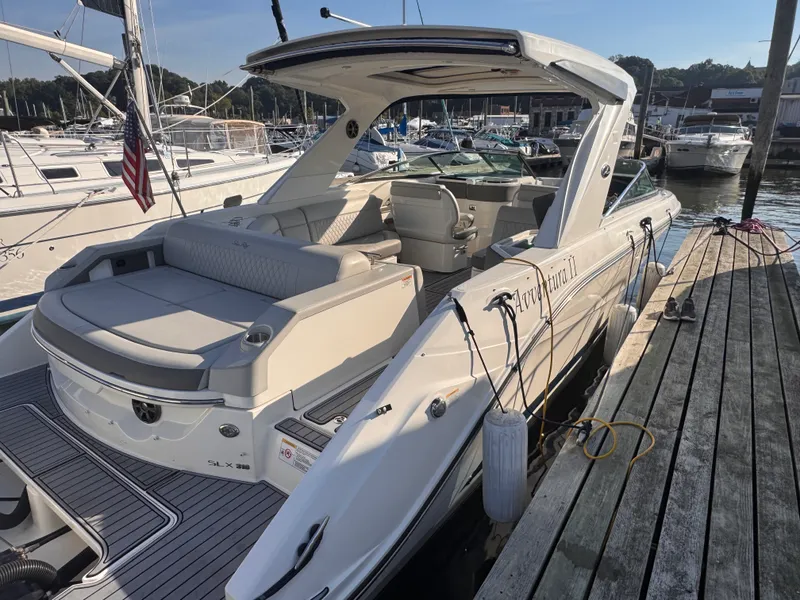 Slide: The Image of Sea Ray 310 SLX OB 2020 - 8