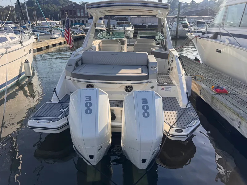 Slide: The Image of Sea Ray 310 SLX OB 2020 - 3
