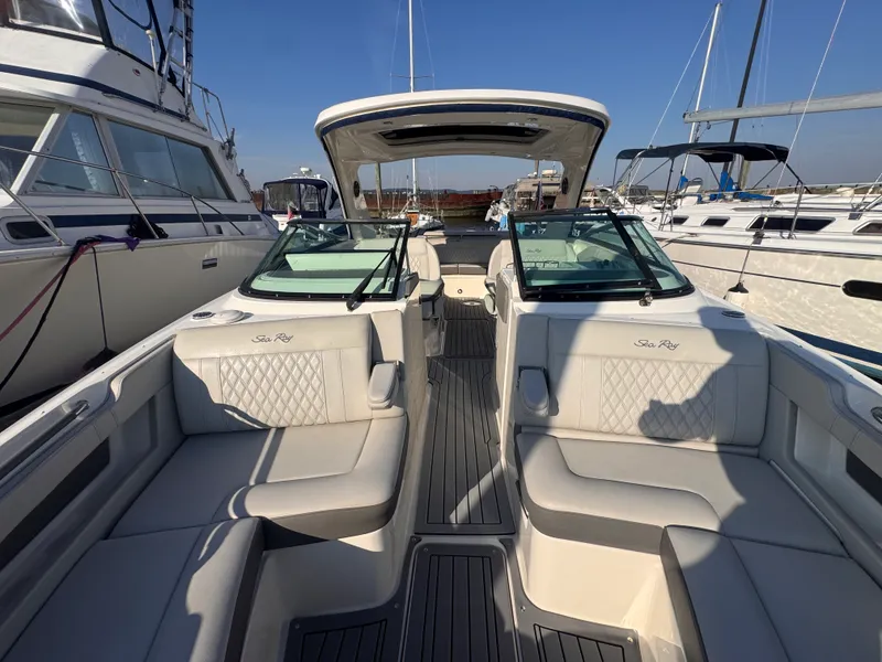 Slide: The Image of Sea Ray 310 SLX OB 2020 - 26